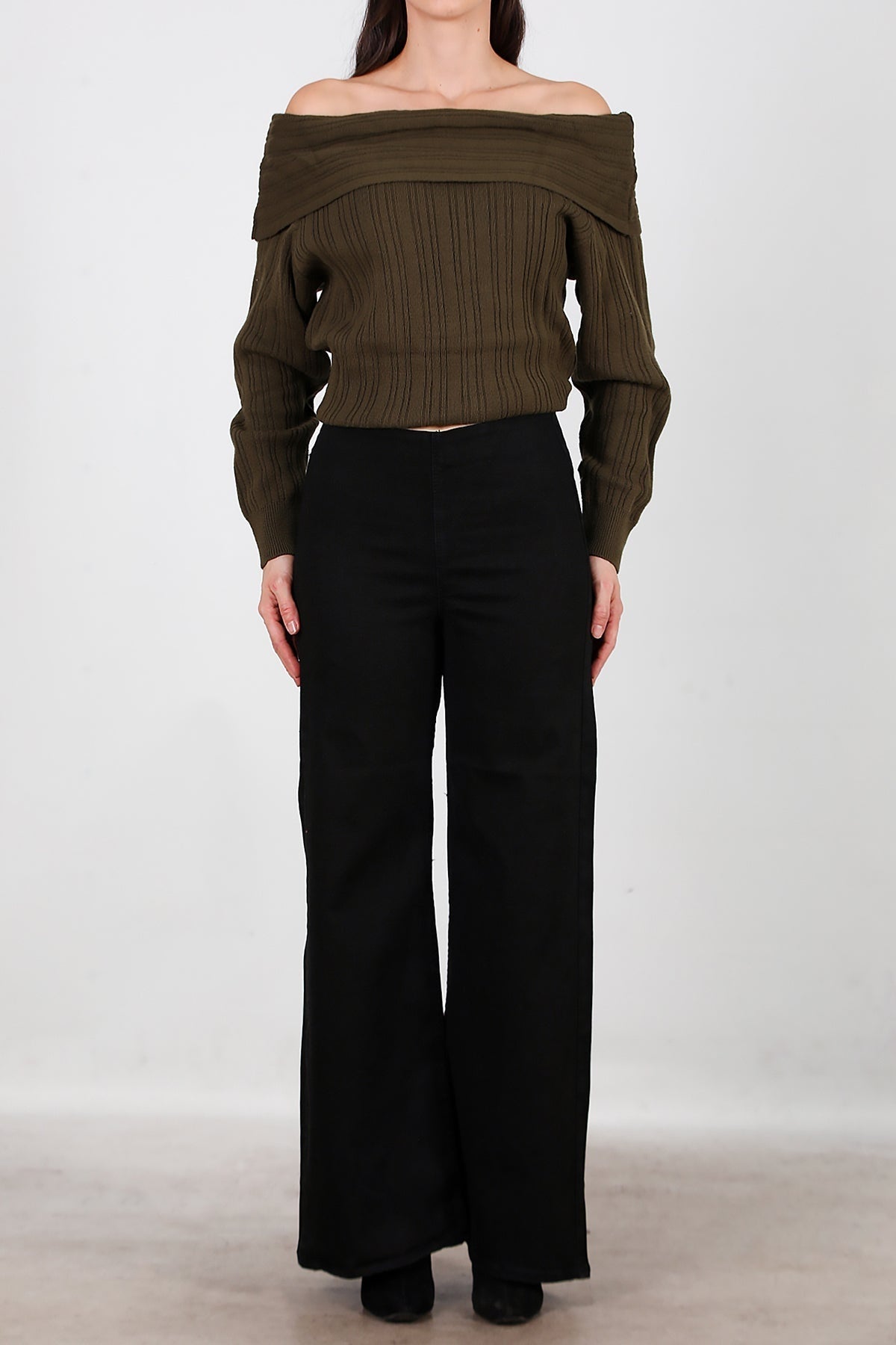 Wide - Leg Jeans With Elastic Waistband — Black