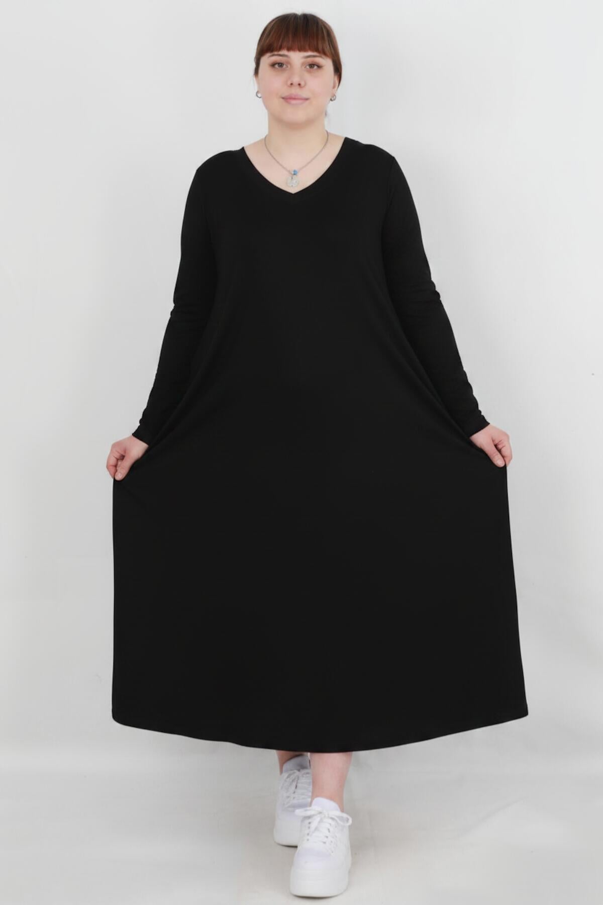 Plus - Size Relaxed Long - Sleeve Dress — Black