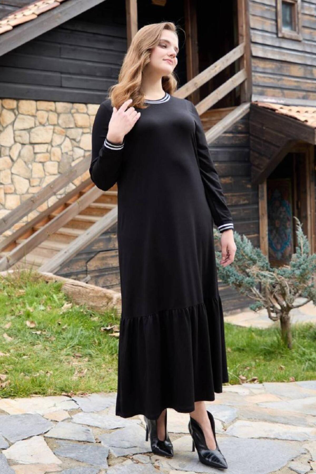 Plus‑Size Dress With Folded Hem — Black