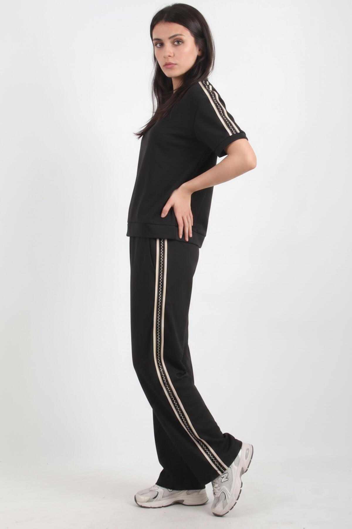 Half - Zip Set With Stripe Detail — Black