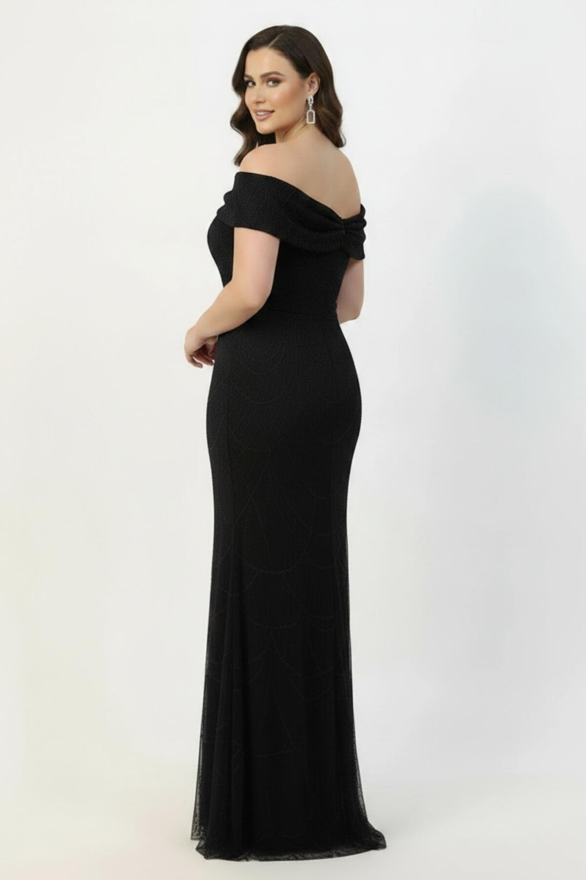 Plus - Size Long Evening Dress With Beaded Sequin Neckline — Black