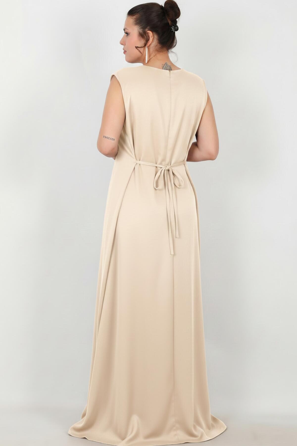 Plus - Size Embroidered Dress — Cream