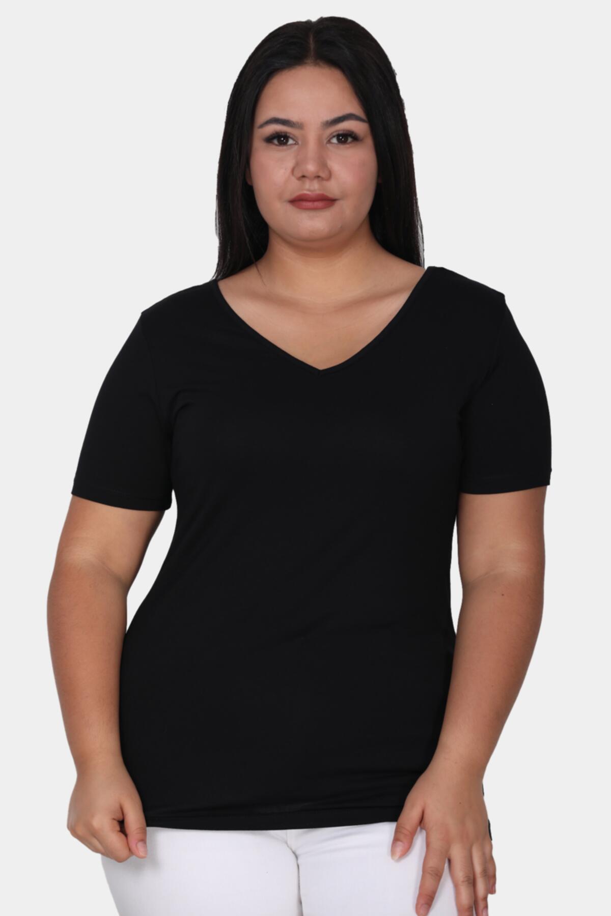 Plus - Size Blouse — Black