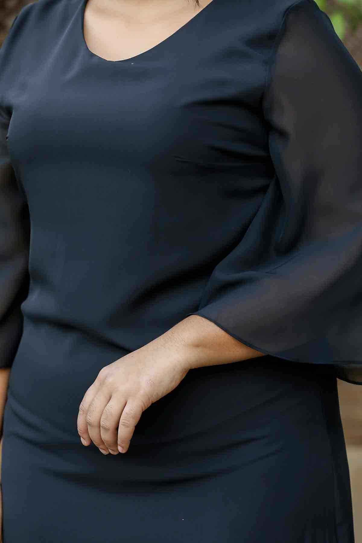 Plus‑Size Chiffon Midi Dress — Black