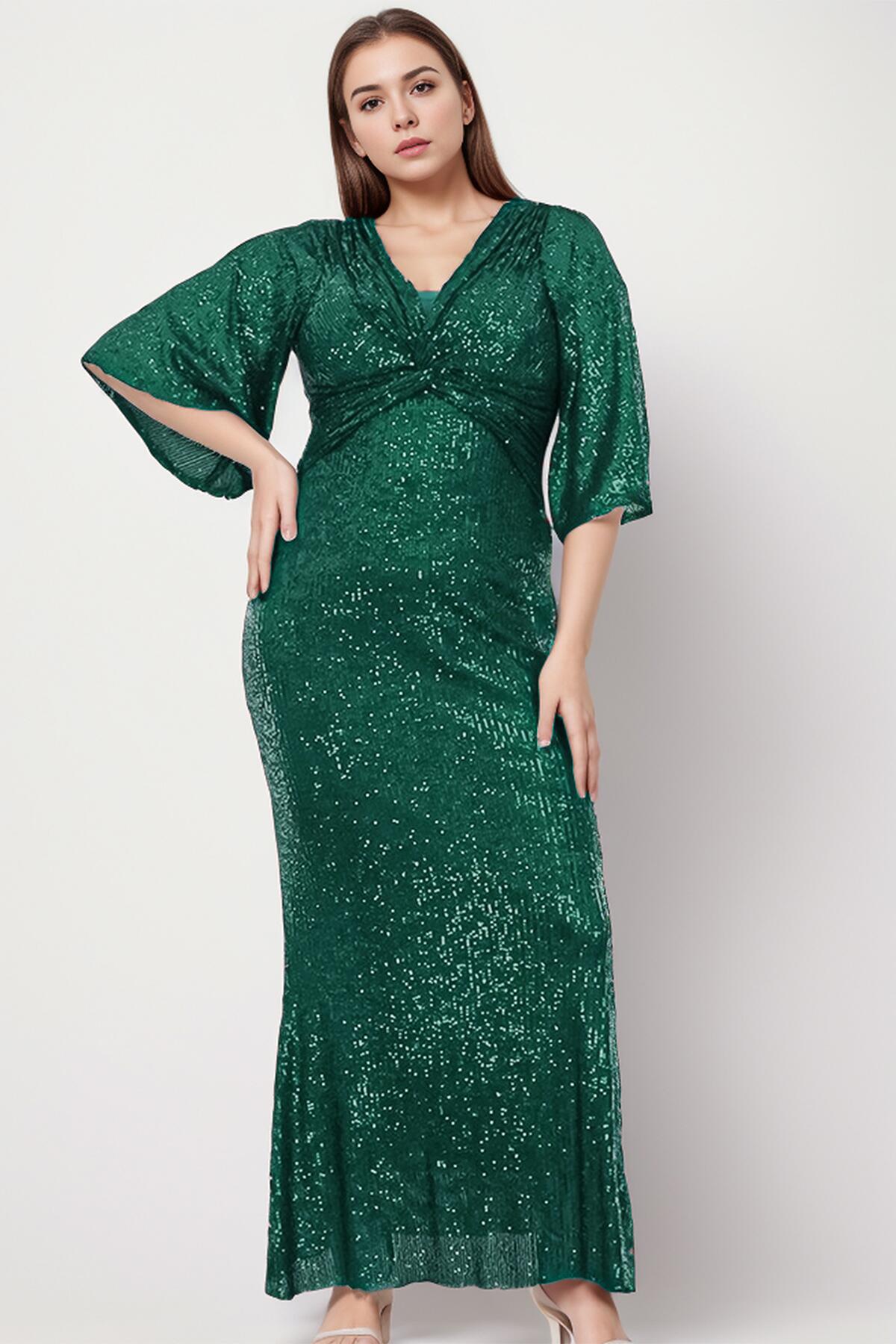 Plus‑Size Sequin Gown — Emerald
