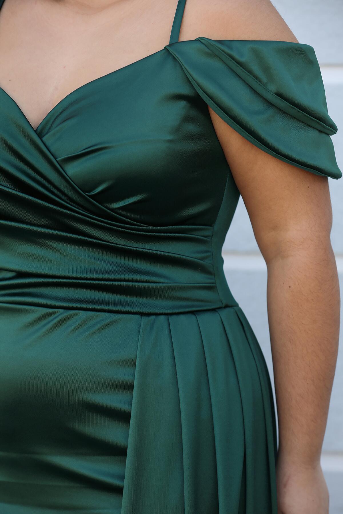 Emerald Satin Evening Dress — Plus Size