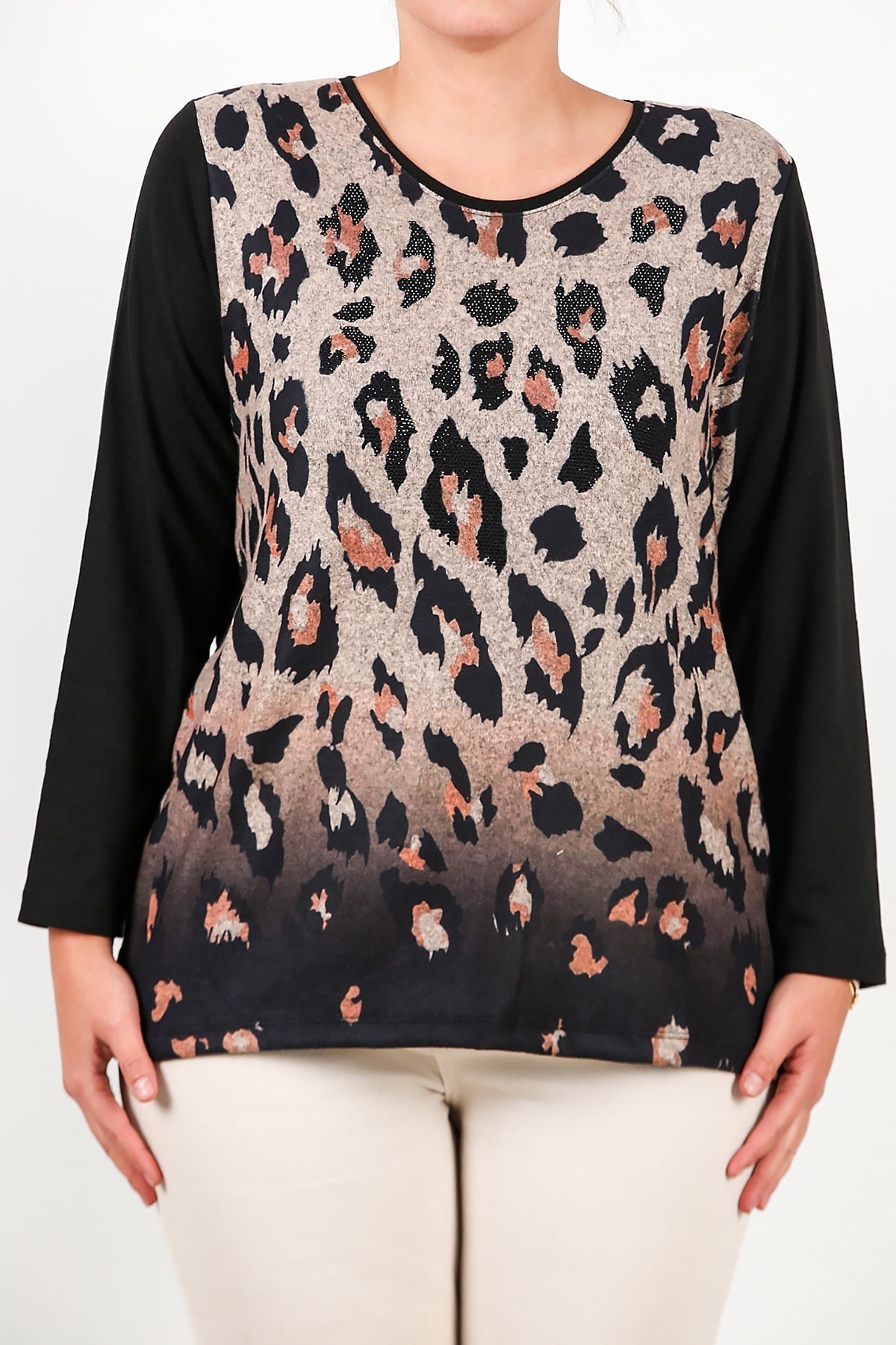 Plus - Size Leopard - Print Blouse — Black