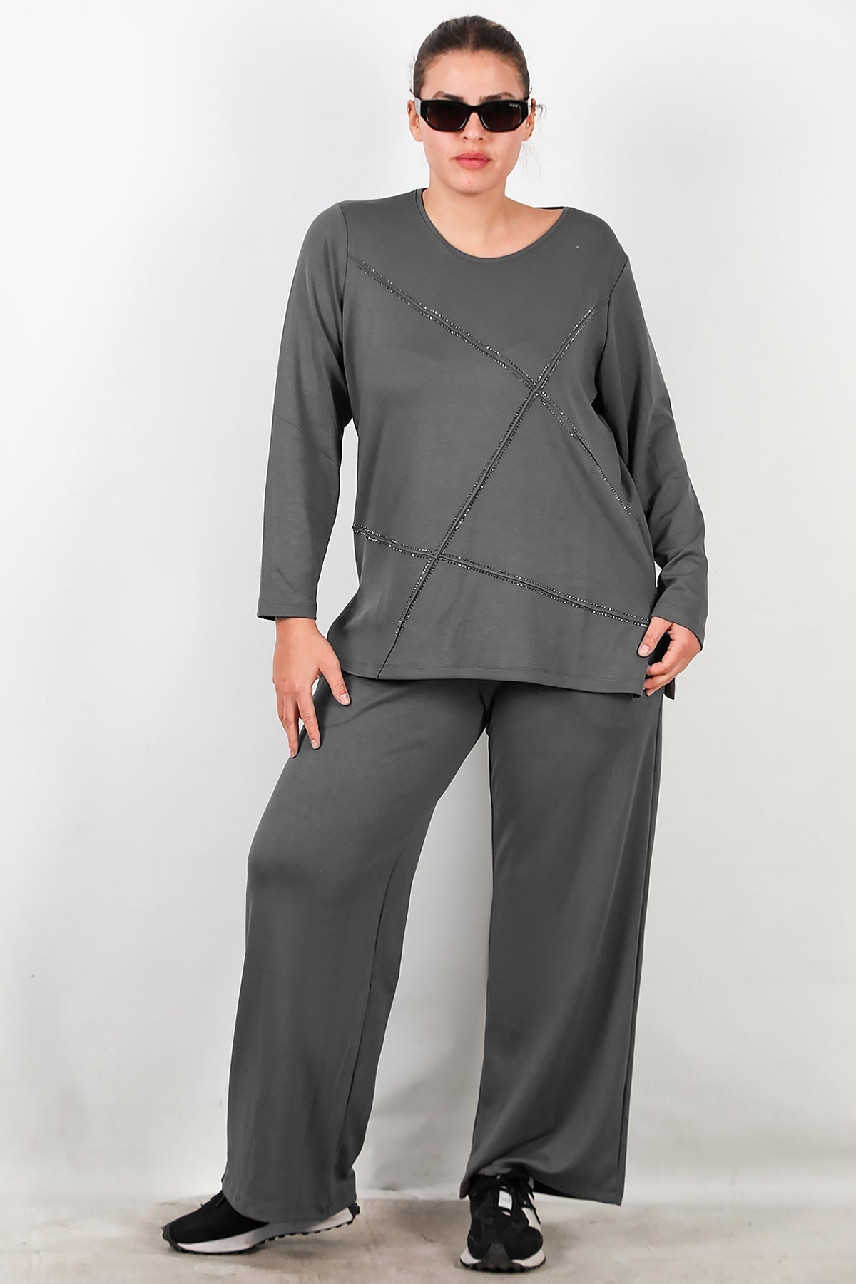 Plus - Size Set With Front Stone Detail — Charcoal
