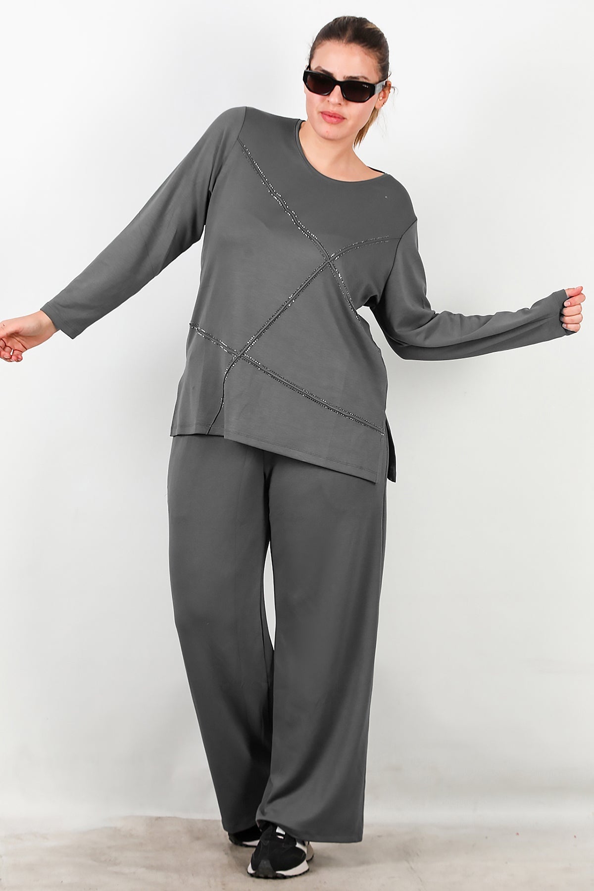 Plus - Size Set With Front Stone Detail — Charcoal