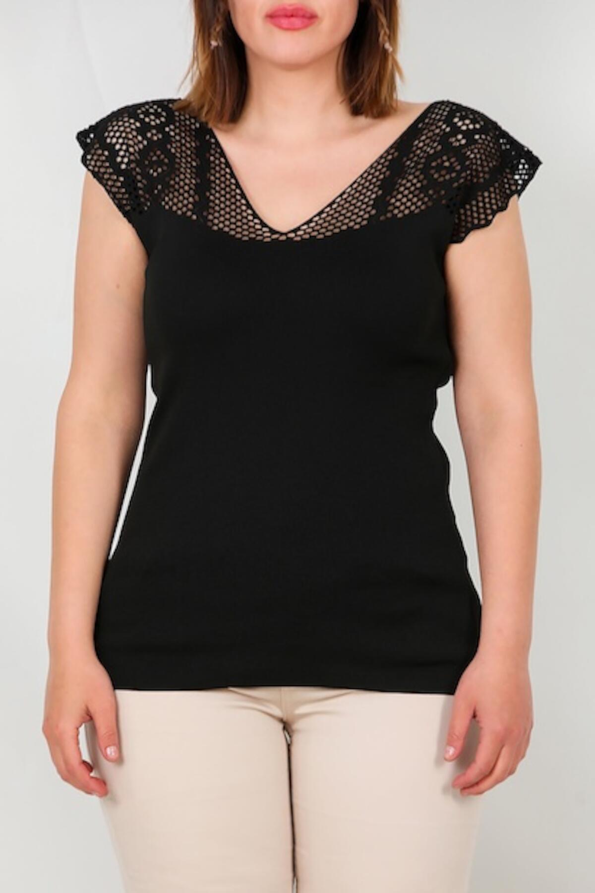 Plus - Size Lace - Detail Shoulder Knit Top — Black