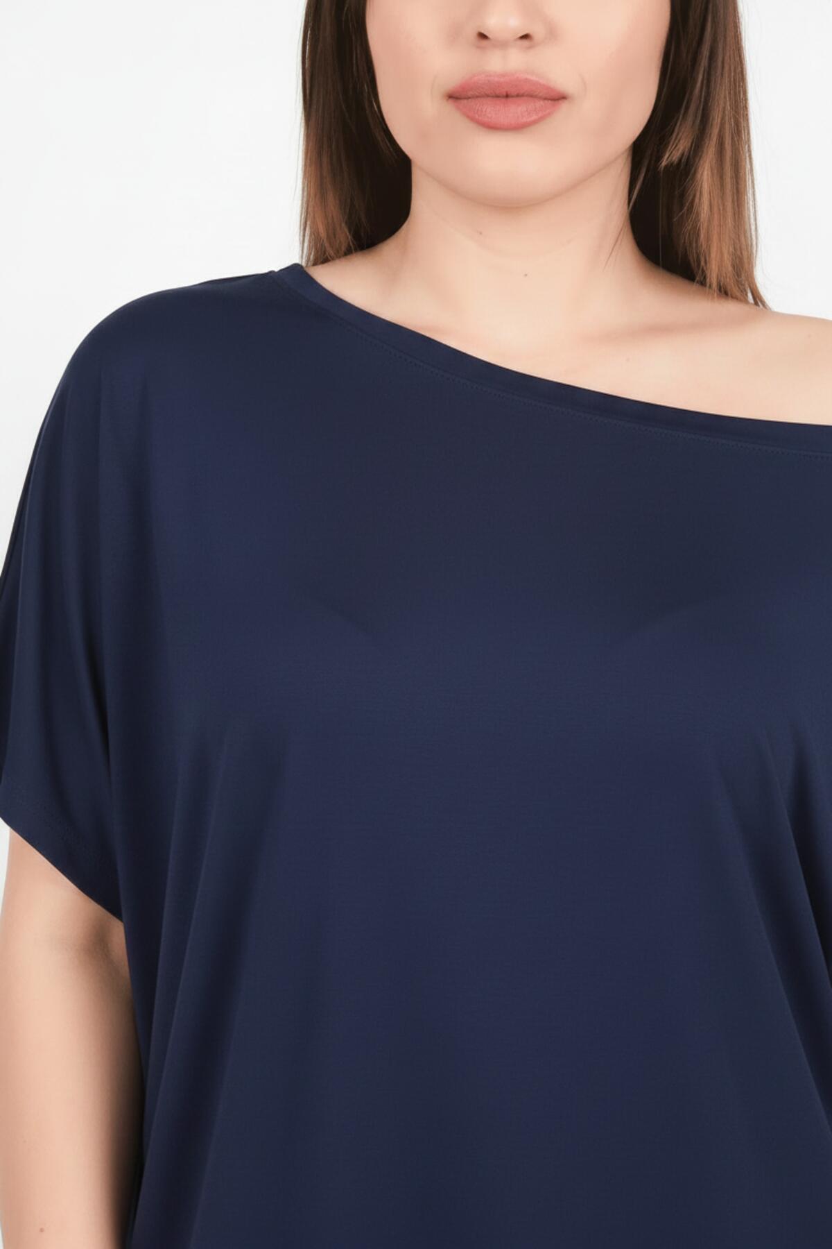 Plus - Size Dropped - Shoulder Oversized Blouse — Navy