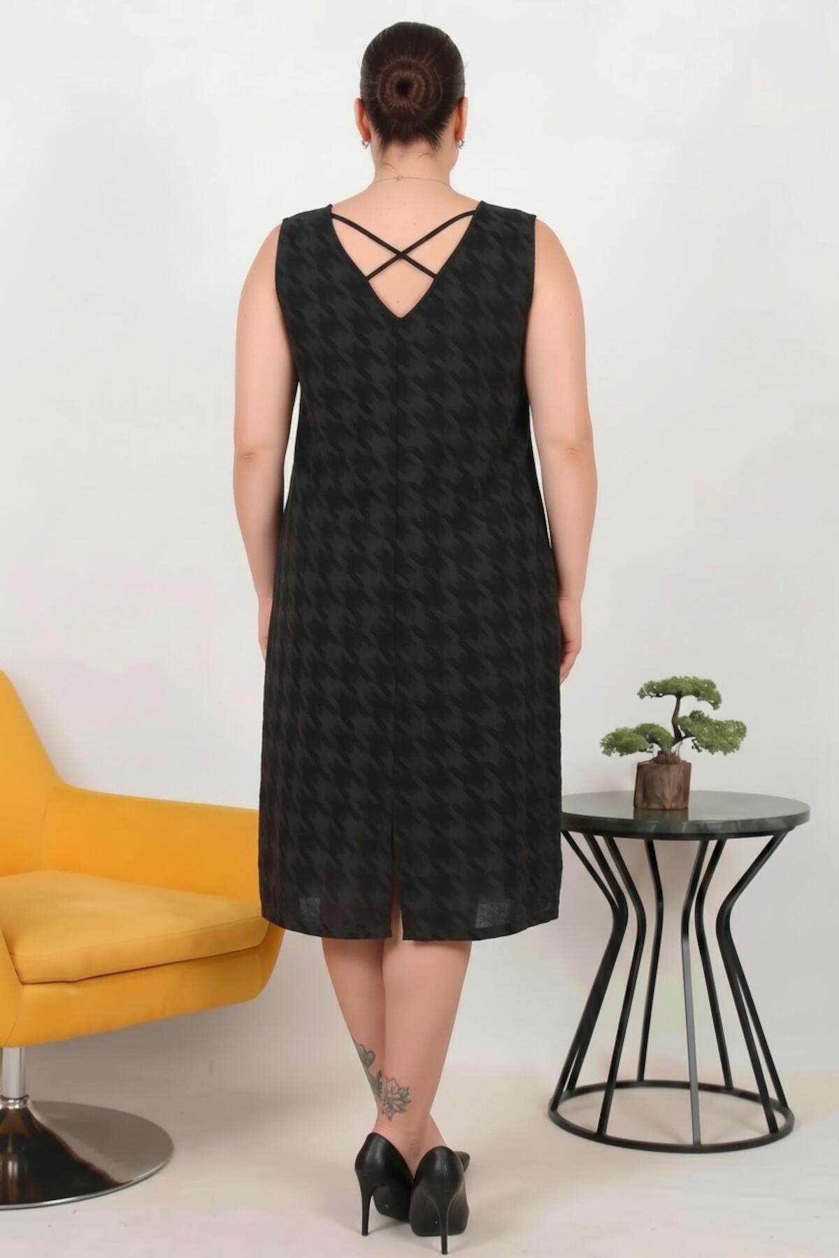 Plus - Size Viscose Dress With Cross - Back Detail — Black