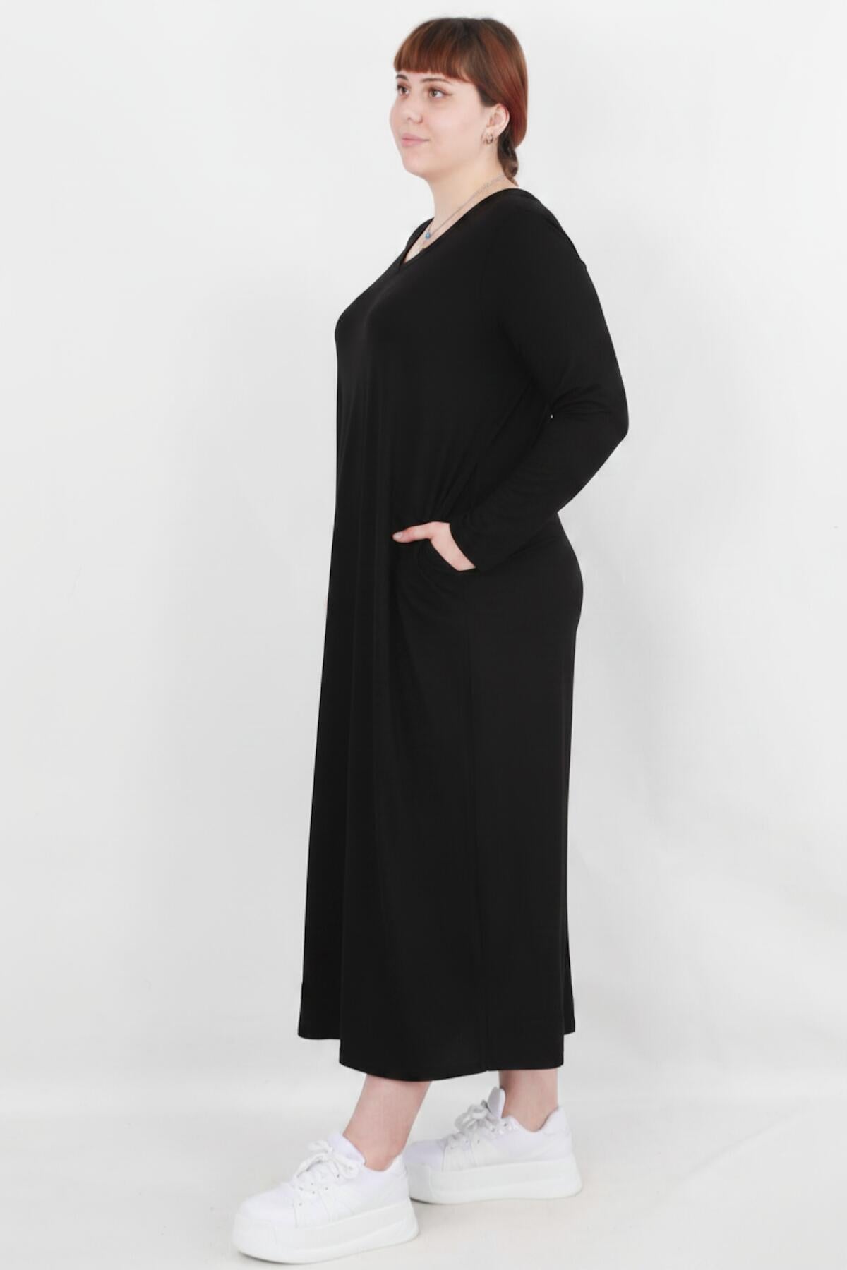 Plus - Size Relaxed Long - Sleeve Dress — Black