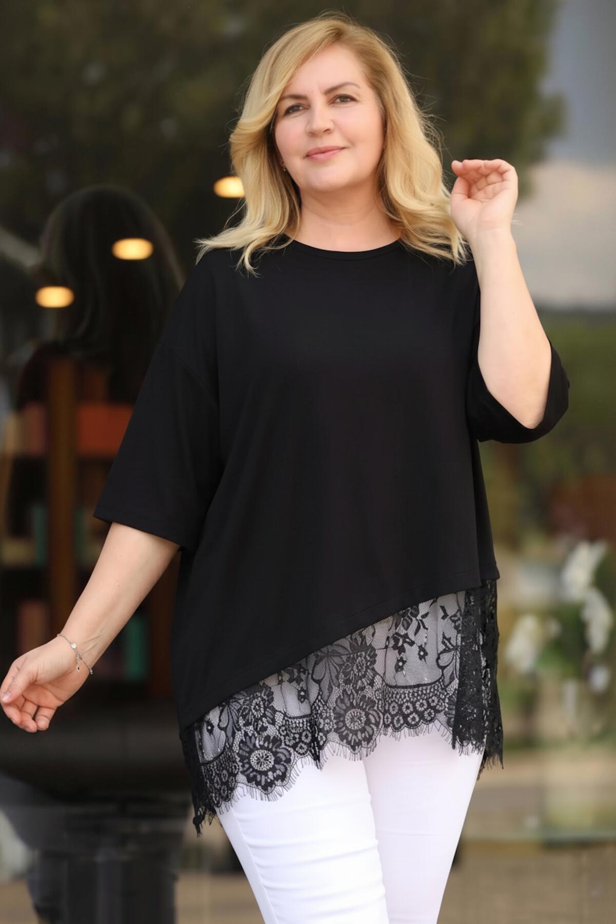 Plus - Size Lace - Hem Blouse — Black