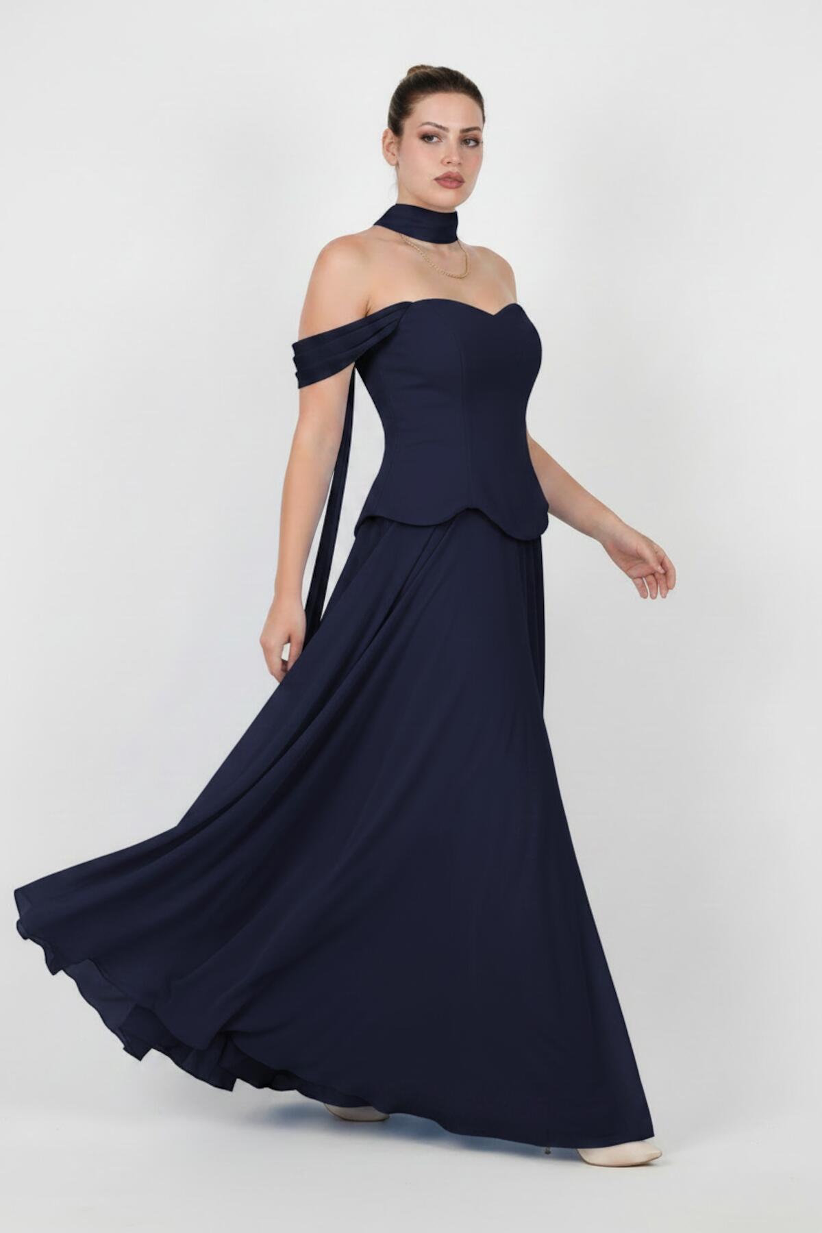 Plus - Size Crepe Evening Dress With Tulle Skirt And Shawl — Navy