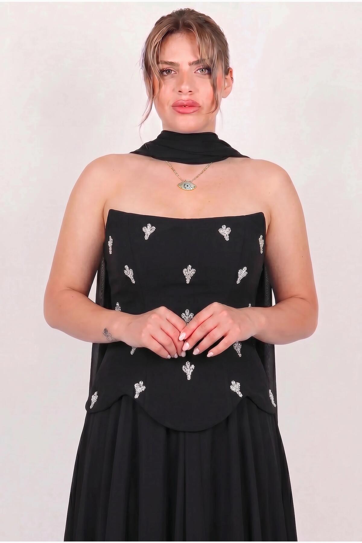 Plus‑Size Crepe Evening Dress With Tulle Skirt And Draped Shawl — Black