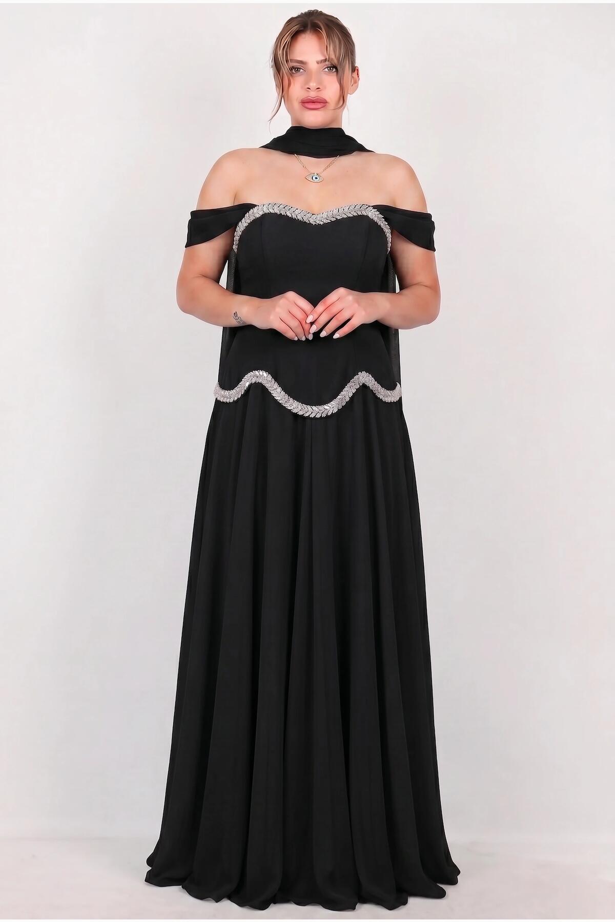 Plus - Size Crepe Evening Dress With Tulle Skirt And Shawl — Black