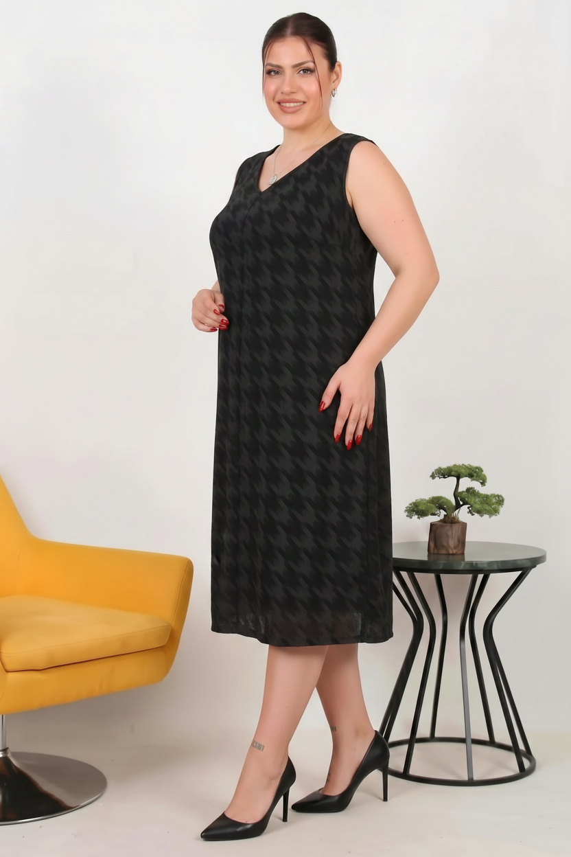 Plus - Size Viscose Dress With Cross - Back Detail — Black